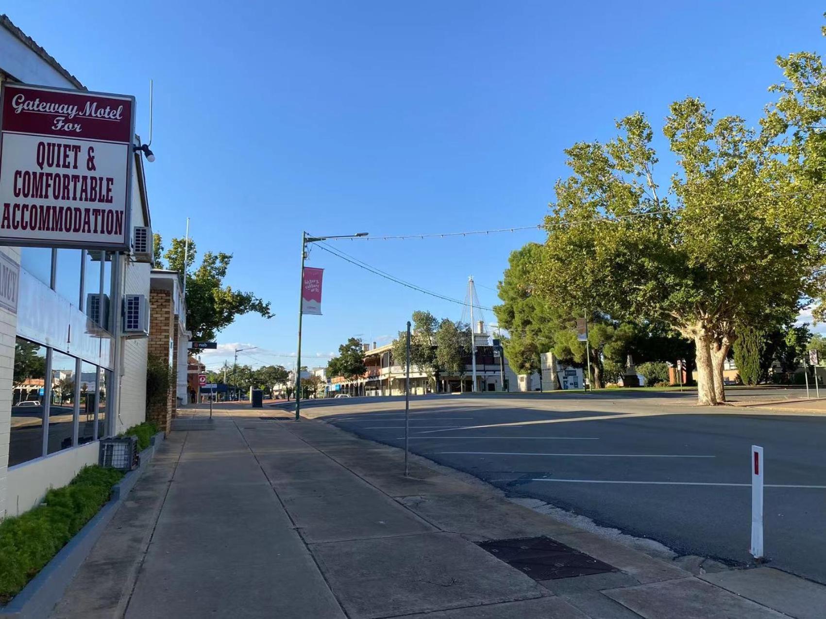 Gateway Motor Inn Narrandera Exterior photo